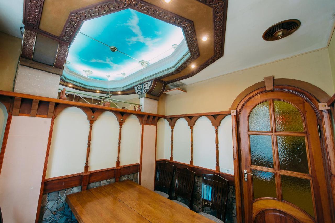 חארקיב Urartu Hotel מראה חיצוני תמונה